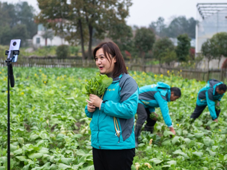 Nâng cao kỹ năng bán hàng online, marketing cho các cơ sở công nghiệp nông thôn làng nghề Nâng cao kỹ năng bán hàng online, marketing cho các cơ sở công nghiệp nông thôn làng nghề
