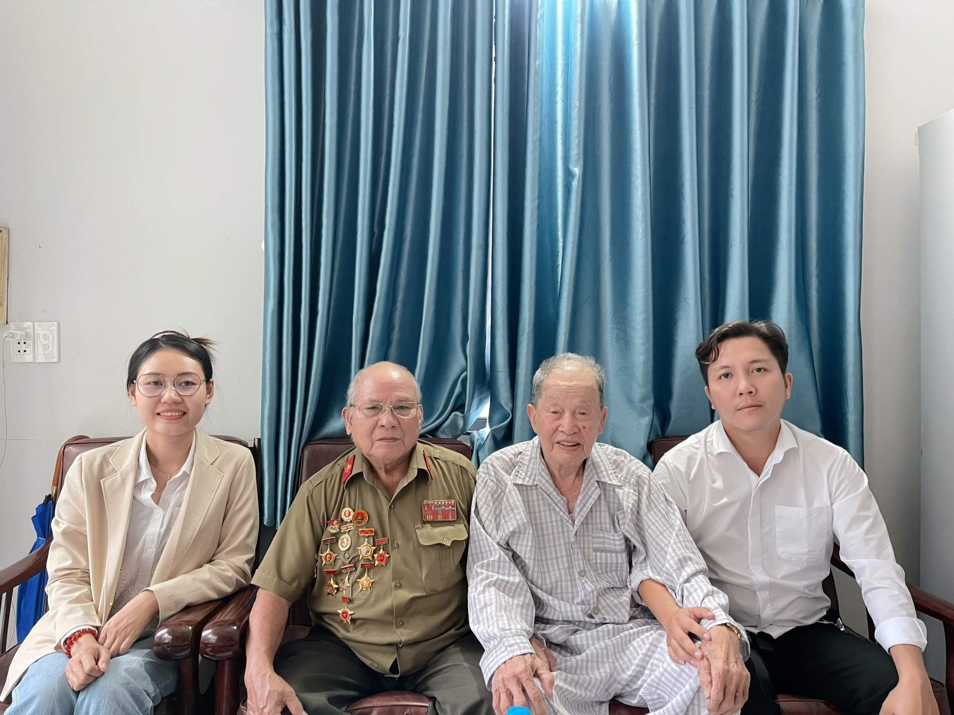 VPĐD tại TP. HCM - Tạp chí Làng nghề Việt Nam thăm, chúc Tết cựu chiến binh