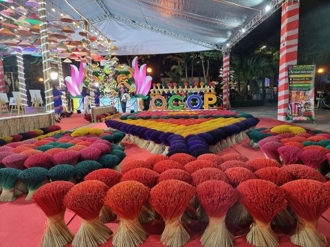 hon 100 gian hang trung bay gioi thieu san pham ocop gan voi van hoa cua 19 tinh mien trung va tay nguyen