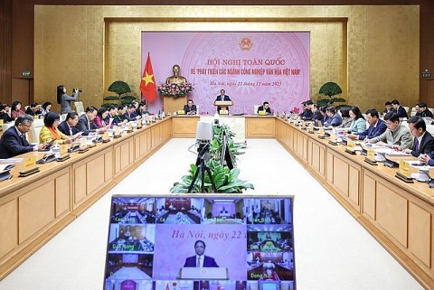 thu tuong chinh phu chu tri hoi nghi toan quoc ve phat trien cac nganh cong nghiep van hoa viet nam