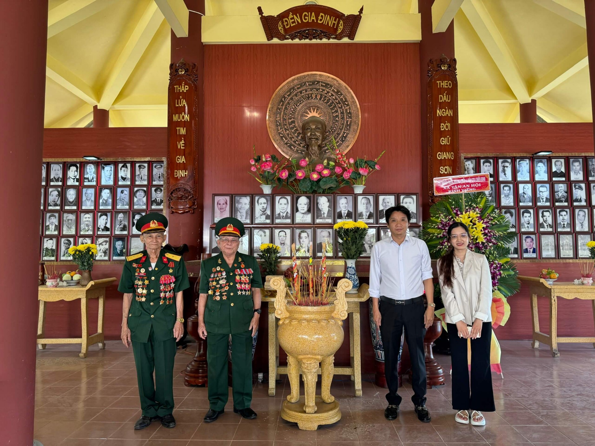 Lễ Thắp nhang – Tưởng niệm và Họp mặt truyền thống tại Đền Gia Định Lễ Thắp nhang – Tưởng niệm và Họp mặt truyền thống tại Đền Gia Định