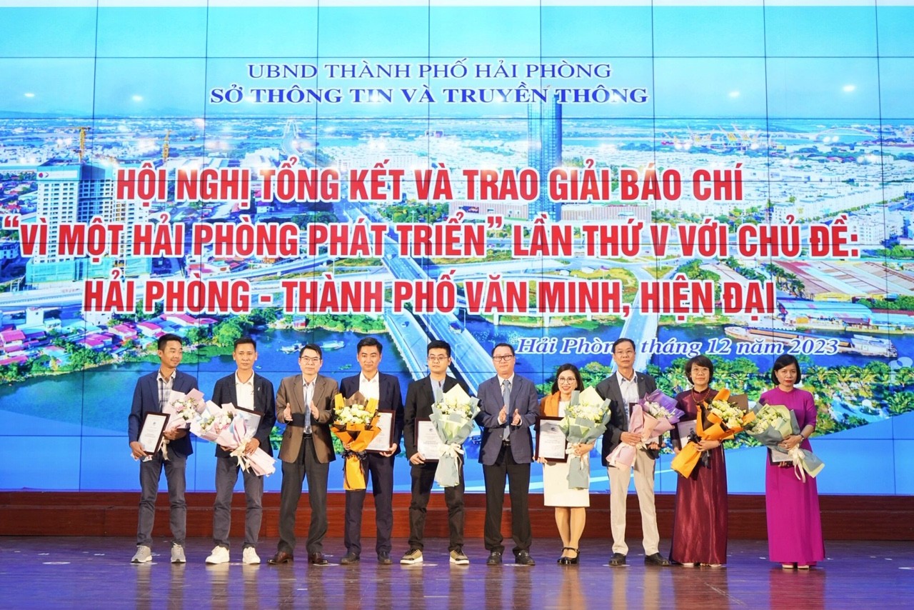Hải Phòng tổng kết và trao giải Báo chí “Vì một Hải Phòng phát triển” lần thứ V Hải Phòng tổng kết và trao giải Báo chí “Vì một Hải Phòng phát triển” lần thứ V