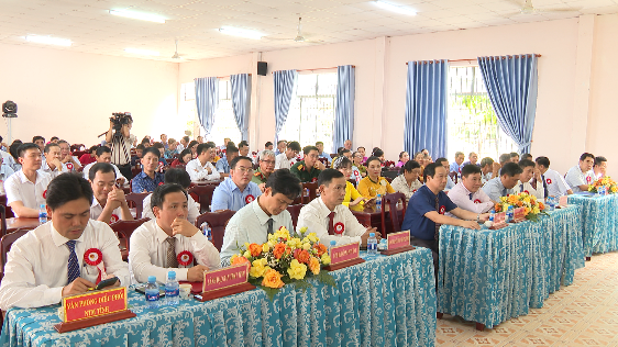 Các đại biểu tham dự buổi lễ