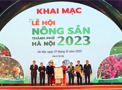 le hoi nong san tp ha noi co 145 gian hang gioi thieu san pham