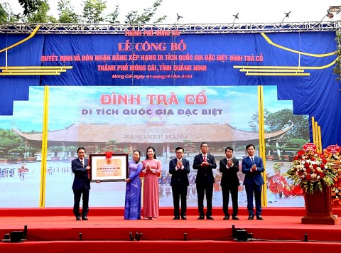 quang ninh mong cai don nhan bang xep hang di tich quoc gia dac biet dinh tra co