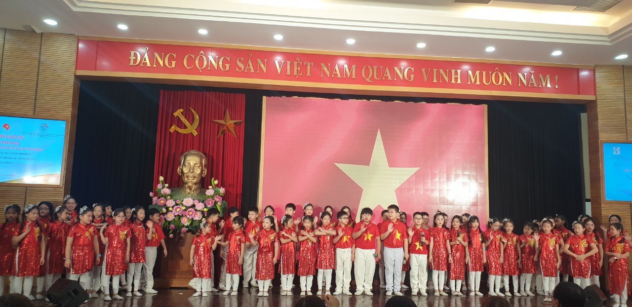 Sôi nổi chương trình  kỷ niệm 52 năm thiết lập quan hệ ngoại giao hai nước  Việt Nam - Ấn Độ Sôi nổi chương trình  kỷ niệm 52 năm thiết lập quan hệ ngoại giao hai nước  Việt Nam - Ấn Độ