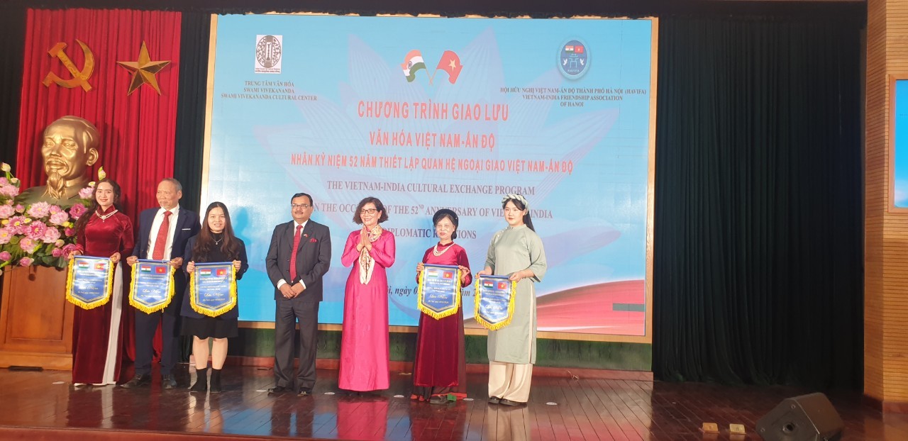 Sôi nổi chương trình  kỷ niệm 52 năm thiết lập quan hệ ngoại giao hai nước  Việt Nam - Ấn Độ Sôi nổi chương trình  kỷ niệm 52 năm thiết lập quan hệ ngoại giao hai nước  Việt Nam - Ấn Độ