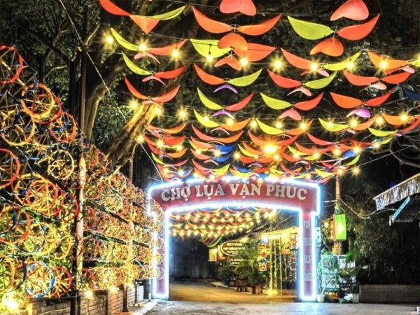 Làng nghề dệt lụa Vạn Phúc kinh doanh online trên nền tảng kỹ thuật số Làng nghề dệt lụa Vạn Phúc kinh doanh online trên nền tảng kỹ thuật số