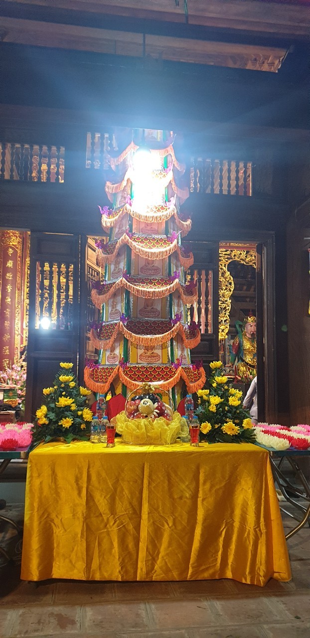 Những hình ảnh đẹp tại lễ thắp đèn Quảng Chiếu tại đền Nguyên Phi Ỷ Lan Những hình ảnh đẹp tại lễ thắp đèn Quảng Chiếu tại đền Nguyên Phi Ỷ Lan