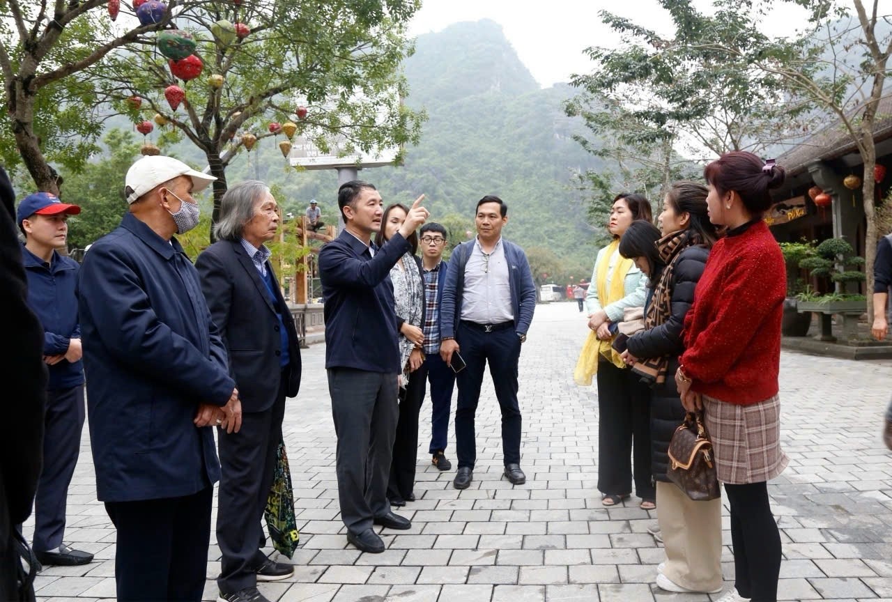 Hội thảo “Phát triển các sản phẩm cho thị trường quà tặng, quà lưu niệm du lịch mang tính chuyên nghiệp, độc đáo, bản sắc địa phương miền Cố đô” Hội thảo “Phát triển các sản phẩm cho thị trường quà tặng, quà lưu niệm du lịch mang tính chuyên nghiệp, độc đáo, bản sắc địa phương miền Cố đô”