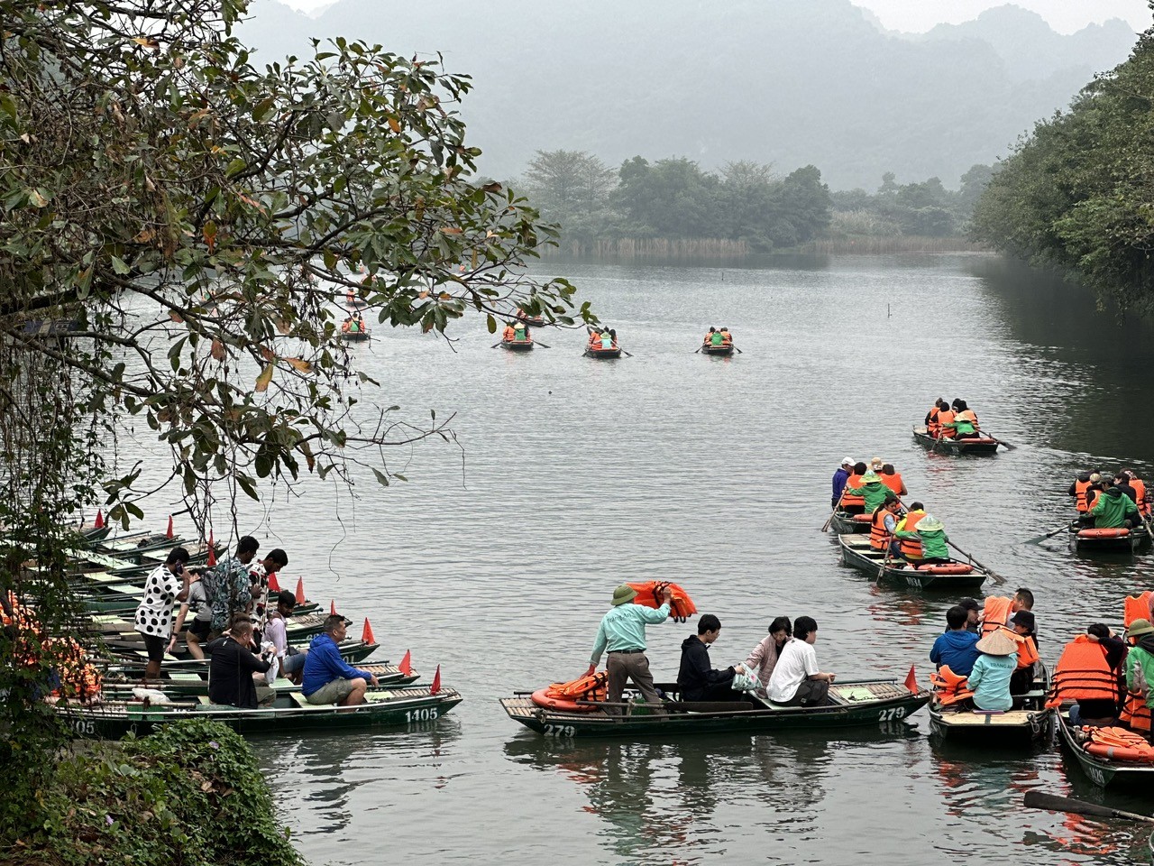 Hội thảo “Phát triển các sản phẩm cho thị trường quà tặng, quà lưu niệm du lịch mang tính chuyên nghiệp, độc đáo, bản sắc địa phương miền Cố đô” Hội thảo “Phát triển các sản phẩm cho thị trường quà tặng, quà lưu niệm du lịch mang tính chuyên nghiệp, độc đáo, bản sắc địa phương miền Cố đô”