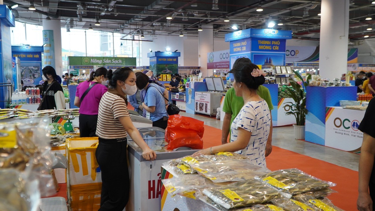 200 gian hàng tại Hội chợ OCOP Quảng Ninh - Xuân 2024 200 gian hàng tại Hội chợ OCOP Quảng Ninh - Xuân 2024