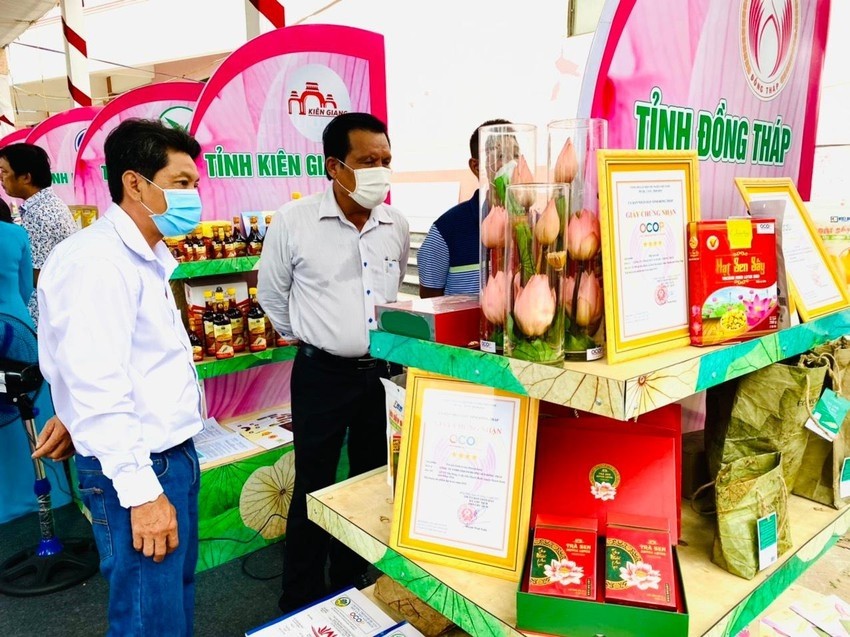 Diễn đàn Kết nối sản phẩm OCOP vùng Đồng bằng sông Cửu Long. Diễn đàn Kết nối sản phẩm OCOP vùng Đồng bằng sông Cửu Long.