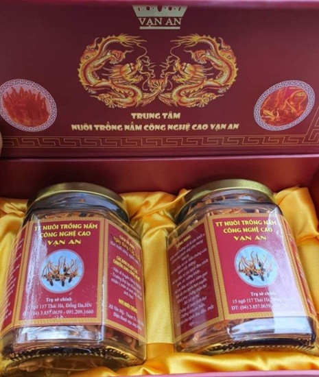 Sản phẩm Đông trùng Hạ thảo của Trung tâm nuôi trông nấm công nghệ cao Vạn An. Sản phẩm Đông trùng Hạ thảo của Trung tâm nuôi trông nấm công nghệ cao Vạn An.