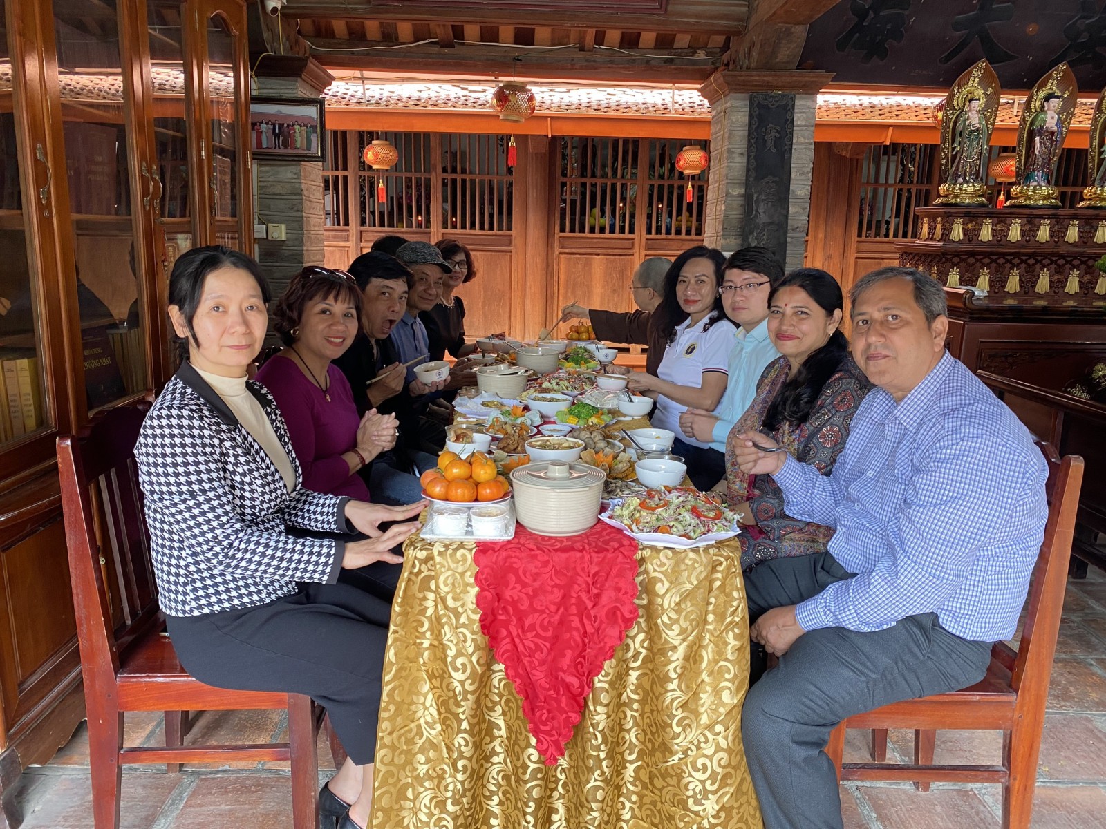 Hội hữu nghị Việt Nam - Ấn Độ TP.Hà Nội tham quan chuỗi di tích nổi tiếng tại quận Bắc Từ Liêm Hội hữu nghị Việt Nam - Ấn Độ TP.Hà Nội tham quan chuỗi di tích nổi tiếng tại quận Bắc Từ Liêm