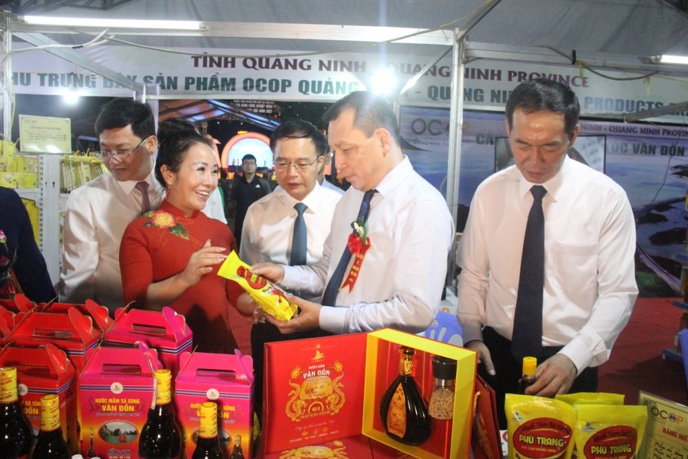 Năm 2024 ưu tiên phát triển công nghiệp nông thôn tăng giá trị sản xuất công nghiệp, tạo việc làm cho người lao động Năm 2024 ưu tiên phát triển công nghiệp nông thôn tăng giá trị sản xuất công nghiệp, tạo việc làm cho người lao động