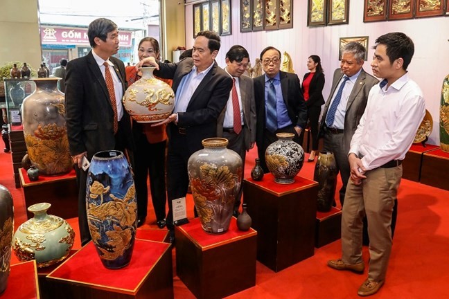 Phó Chủ tịch Quốc hội Trần Thanh Mẫn thăm Hội chợ Sản phẩm Làng nghề Việt Nam