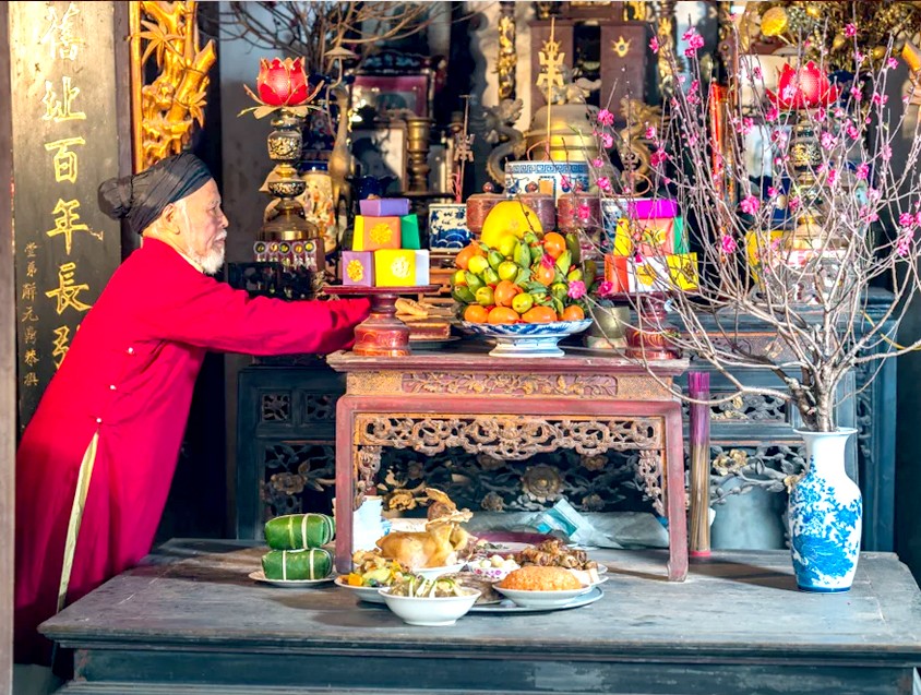 Bàn thờ gia tiên - Chốn linh thiêng trong ngôi nhà ngày Tết