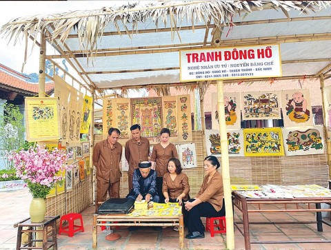 Chợ tranh Tết làng Đông Hồ