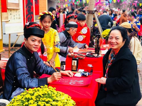 Câu đối đỏ ngày Tết