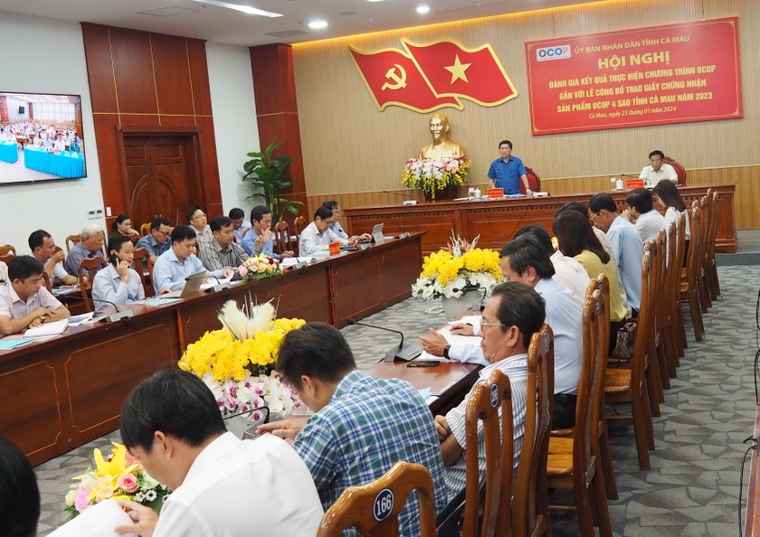 Ông Lê Văn Sử - Phó Chủ tịch UBND tỉnh Cà Mau, phát biểu kết luận Hội nghị. Ông Lê Văn Sử - Phó Chủ tịch UBND tỉnh Cà Mau, phát biểu kết luận Hội nghị.