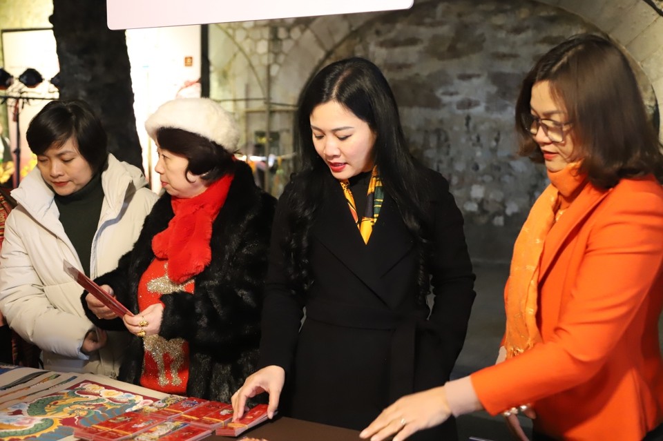 Chính thức mở cửa chợ hoa Tết truyền thống tại quận Hoàn Kiếm Chính thức mở cửa chợ hoa Tết truyền thống tại quận Hoàn Kiếm