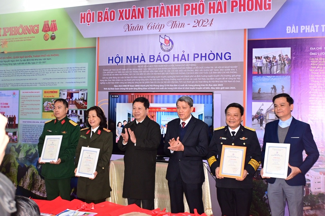 Hải Phòng tưng bừng khai mạc hội báo xuân 2024 Hải Phòng tưng bừng khai mạc hội báo xuân 2024