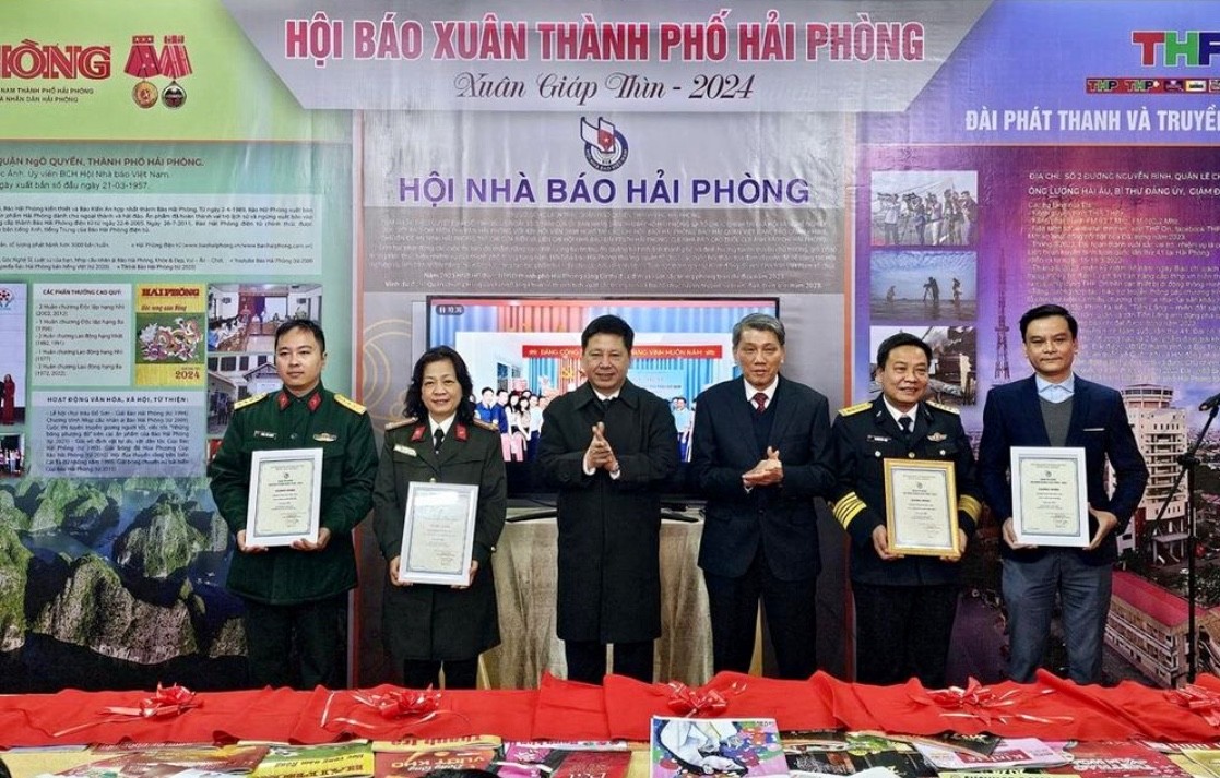 Hải Phòng tưng bừng khai mạc hội báo xuân 2024 Hải Phòng tưng bừng khai mạc hội báo xuân 2024