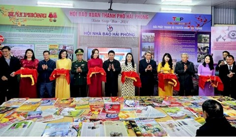 Hải Phòng tưng bừng khai mạc hội báo xuân 2024