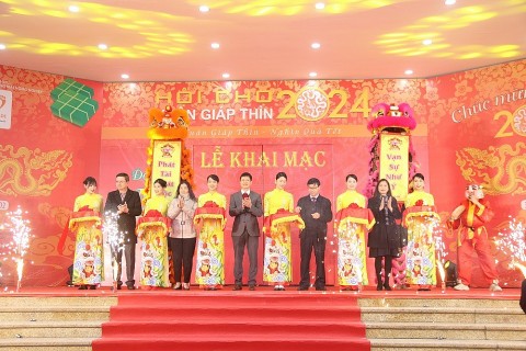 Sản vật khắp các vùng miền quy tụ tại Hội chợ Xuân Giáp Thìn 2024