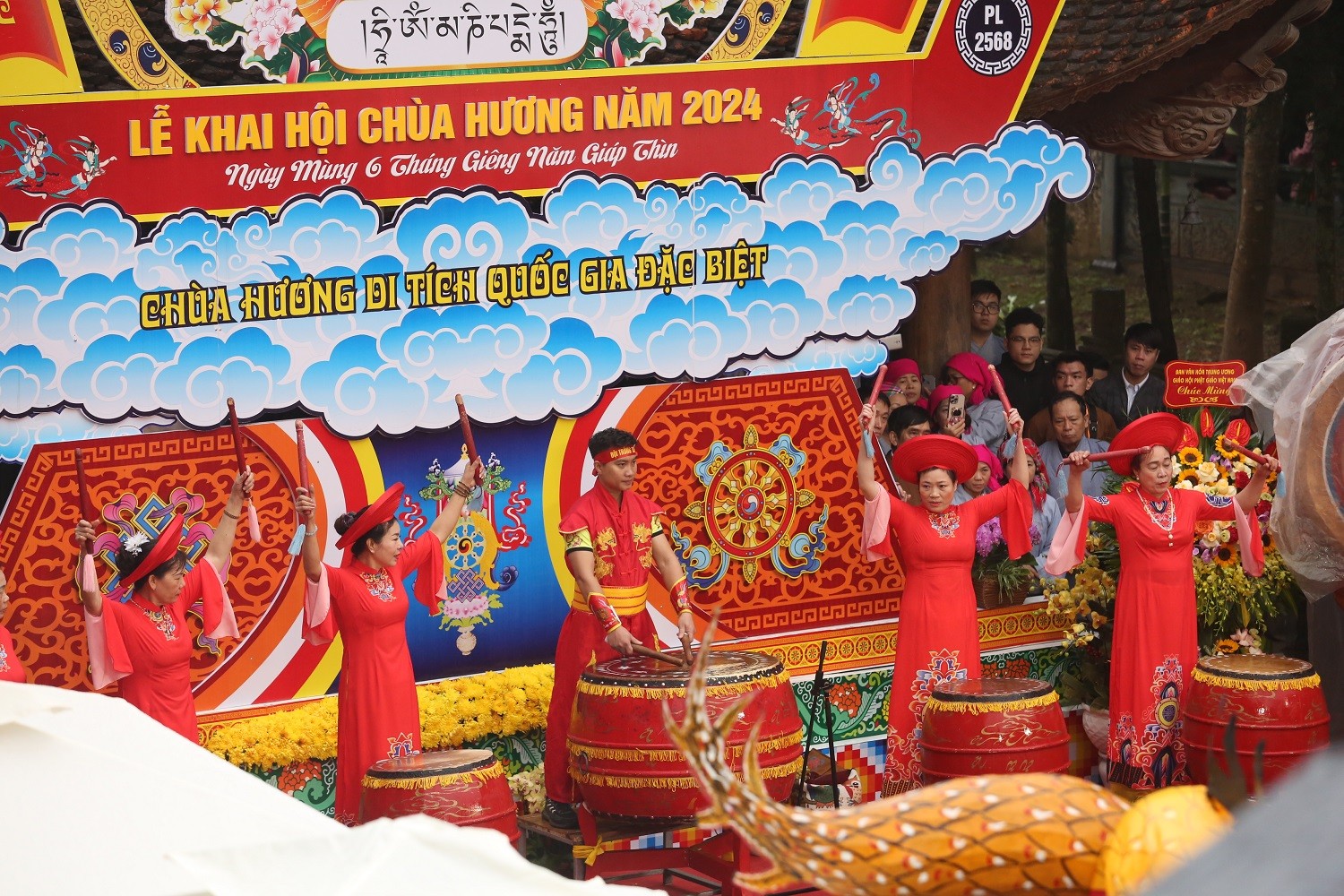 Lễ hội Chùa Hương xuân Giáp Thìn 2024