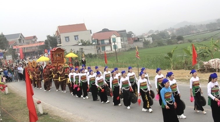 LNV - Sáng 19/2, tại thôn Muỗng Do, xã Điền Trung (Bá Thước), huyện Bá Thước long trọng tổ chức Lễ hội Mường khô năm 2024 và đón nhận Di sản văn hóa phi vật thể Quốc gia Lễ hội Mường Khô. LNV - Sáng 19/2, tại thôn Muỗng Do, xã Điền Trung (Bá Thước), huyện Bá Thước long trọng tổ chức Lễ hội Mường khô năm 2024 và đón nhận Di sản văn hóa phi vật thể Quốc gia Lễ hội Mường Khô.