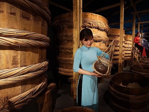 binh thuan giu gin va phat huy cac gia tri ban sac van hoa truyen thong dan toc gan voi phat trien lang nghe