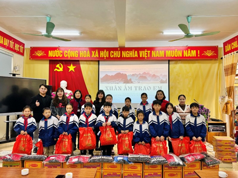 Chương trình thiện nguyện “Xuân Ấm Trao Em”