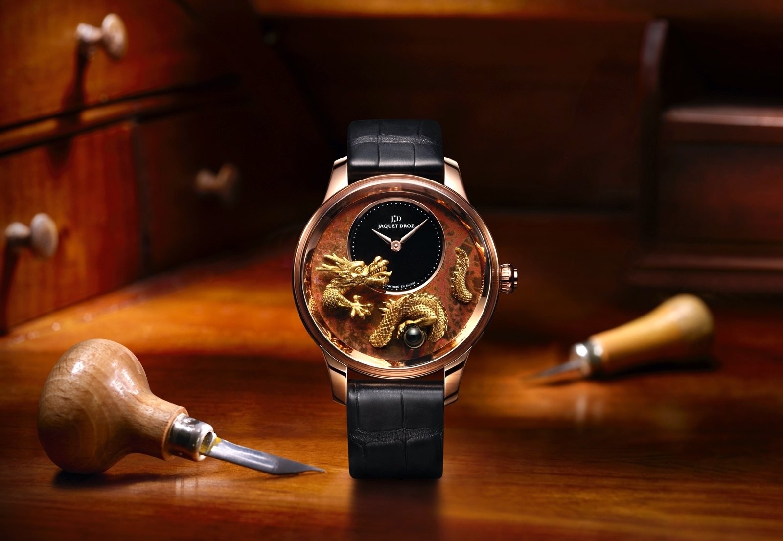 Đồng hồ Jaquet Droz Petite Heure Minute Relief Dragon được mệnh danh là tác phẩm nghệ thuật thu nhỏ với hình ảnh rồng đất được chạm khắc tỉ mỉ Đồng hồ Jaquet Droz Petite Heure Minute Relief Dragon được mệnh danh là tác phẩm nghệ thuật thu nhỏ với hình ảnh rồng đất được chạm khắc tỉ mỉ