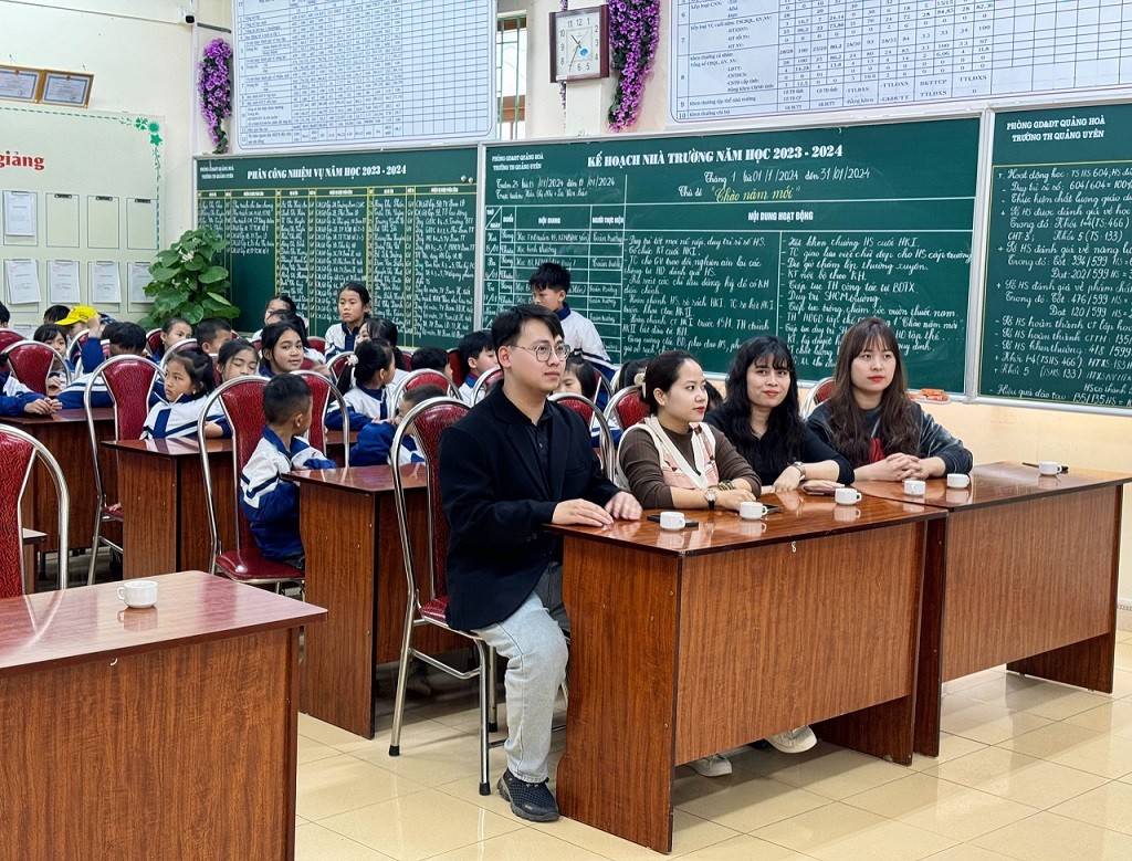 Chương trình thiện nguyện “Xuân Ấm Trao Em” Chương trình thiện nguyện “Xuân Ấm Trao Em”