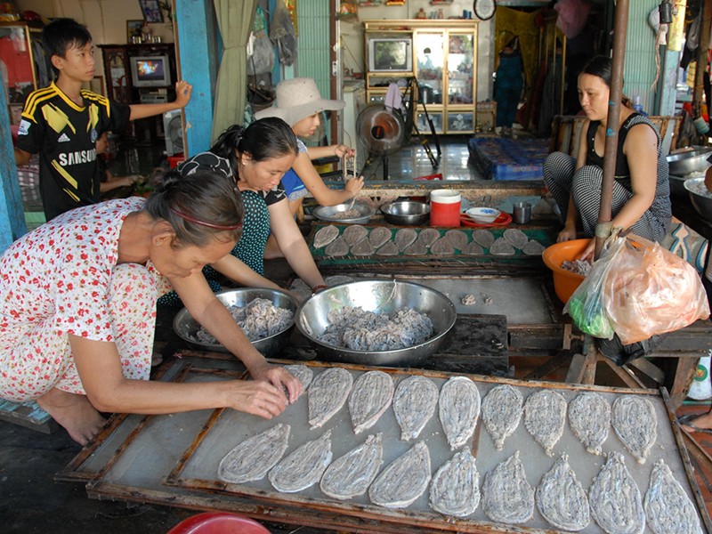 Khô rắn được kết lại hình giống giọt nước