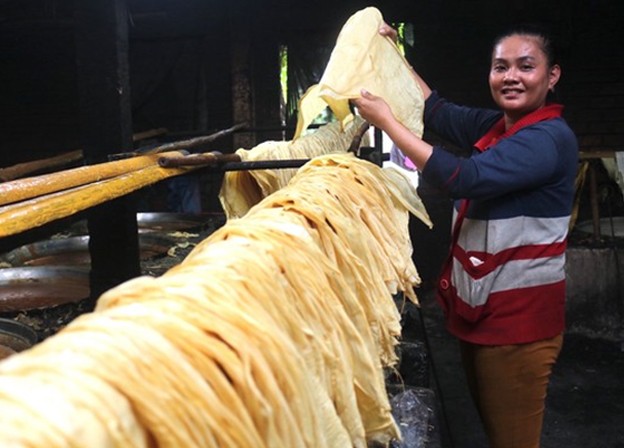 Làng nghề Tàu hũ ky bên sông cái vồn