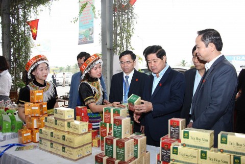 ngay hoi ket noi cung cau du lich nong nghiep nong thon tinh thai nguyen hang tram cac san pham nong nghiep duoc trung bay quang ba gioi thieu