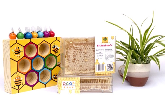 Sản phẩm Mật ong bánh tổ – Hợp tác xã Ong mật Điện Biên. Sản phẩm Mật ong bánh tổ – Hợp tác xã Ong mật Điện Biên.