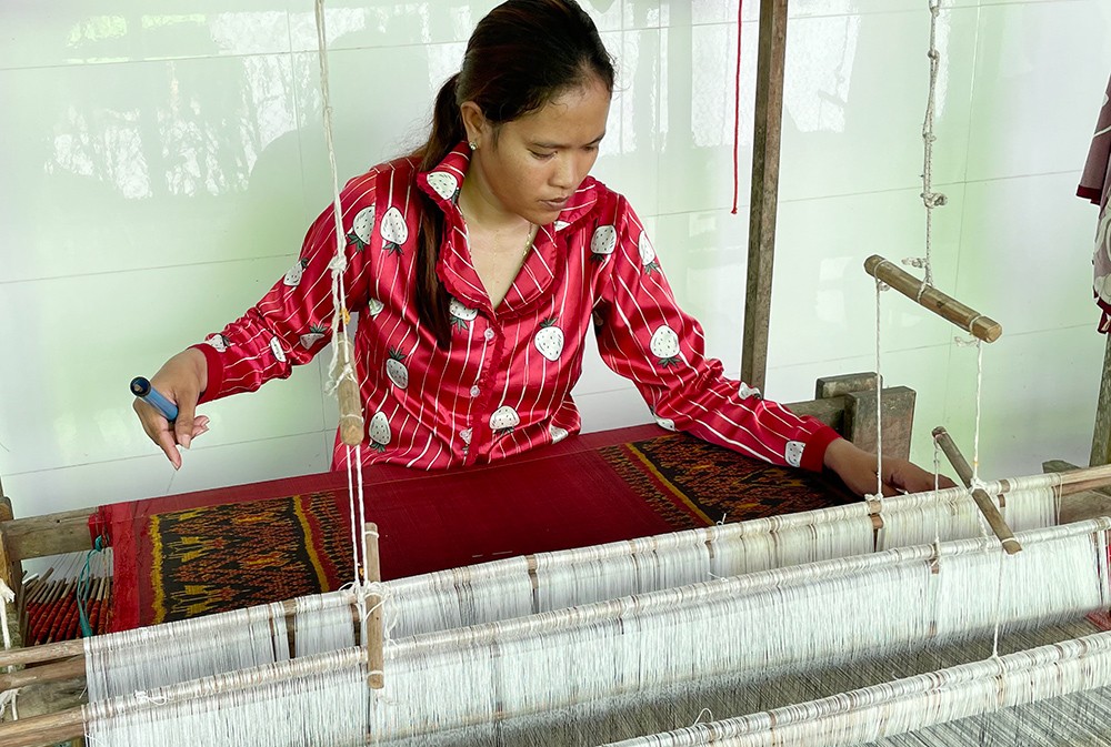 An Giang: Bảo tồn và phát huy nghề dệt thổ cẩm của đồng bào Khmer