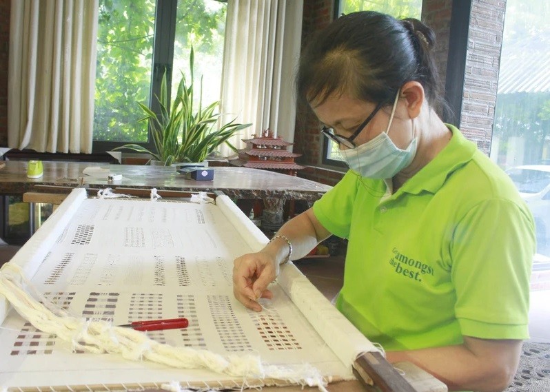 Tinh hoa trong từng đường kim, mũi chỉ Tinh hoa trong từng đường kim, mũi chỉ