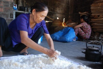 Làng nghề Bàu Đá: giữ lửa “ đệ nhất danh tửu” Làng nghề Bàu Đá: giữ lửa “ đệ nhất danh tửu”