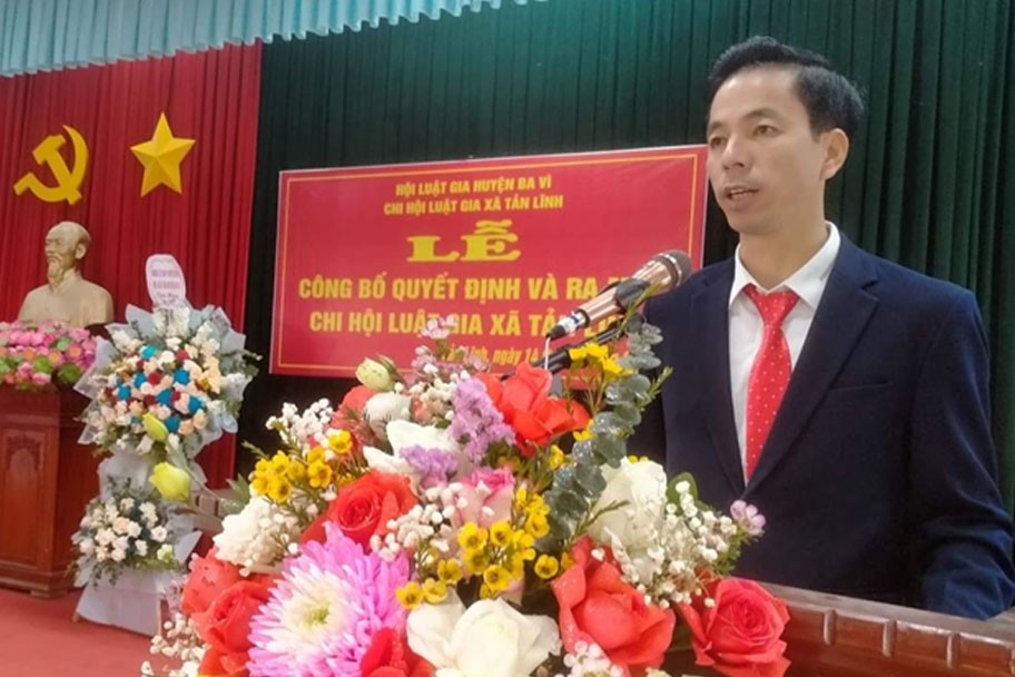 - Luật gia Phạm Văn Hiệp, PCT- UBND xã, Chi hội trưởng Chi Hội Luật gia xã Tản Lĩn