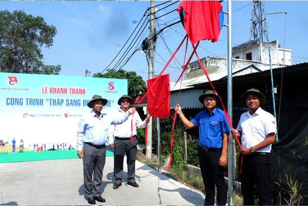 Công trình thanh niên thắp sáng nông thôn mới  Công trình thanh niên thắp sáng nông thôn mới