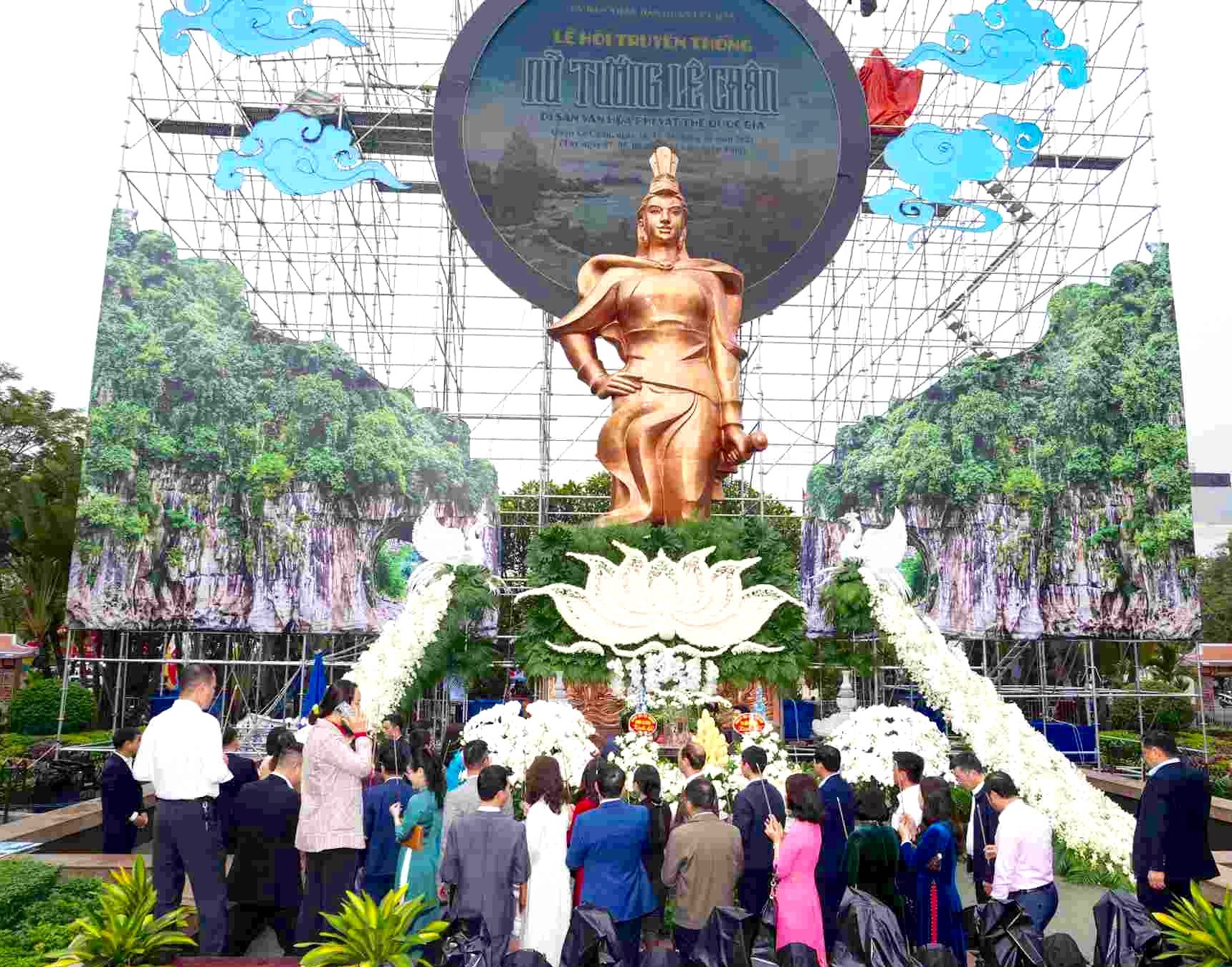 Lễ hội truyền thống Nữ tướng Lê Chân - Di sản văn hóa phi vật thể quốc gia. Lễ hội truyền thống Nữ tướng Lê Chân - Di sản văn hóa phi vật thể quốc gia.