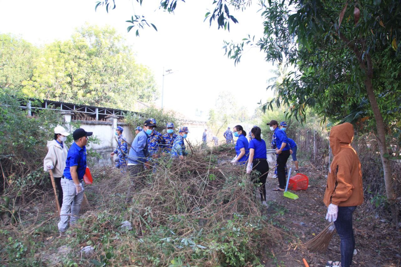 Tuổi trẻ xung kích chung sức xây dựng nông thôn mới Tuổi trẻ xung kích chung sức xây dựng nông thôn mới