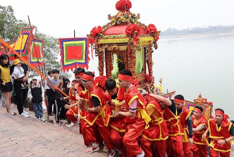 an tuong le hoi lang gom co bat trang