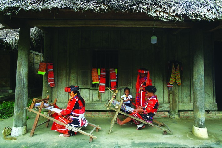 Nghề dệt thổ cẩm của Người Pà Thẻn ở Tuyên Quang Nghề dệt thổ cẩm của Người Pà Thẻn ở Tuyên Quang