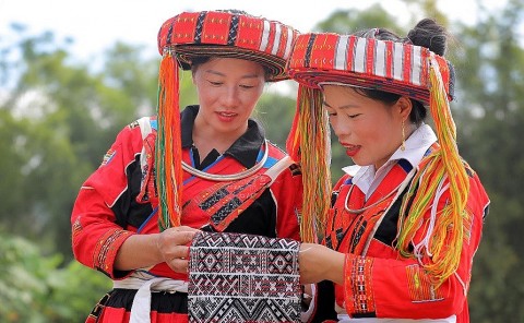 Nghề dệt thổ cẩm của Người Pà Thẻn ở Tuyên Quang
